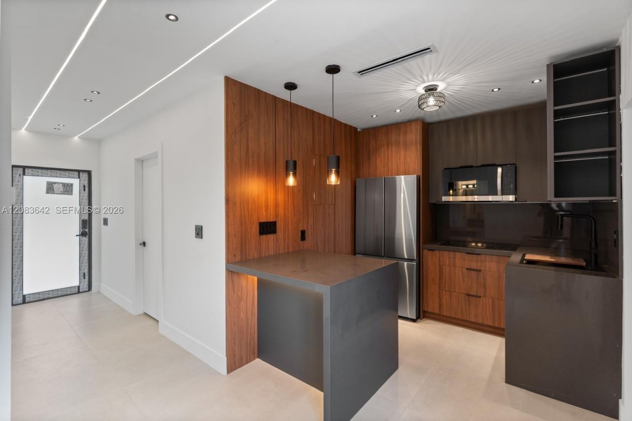 401 NW 81st St , Unit 401, Miami, FL 33150 Photo