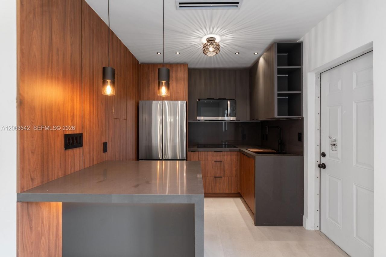 401 NW 81st St , Unit 401, Miami, FL 33150 Photo