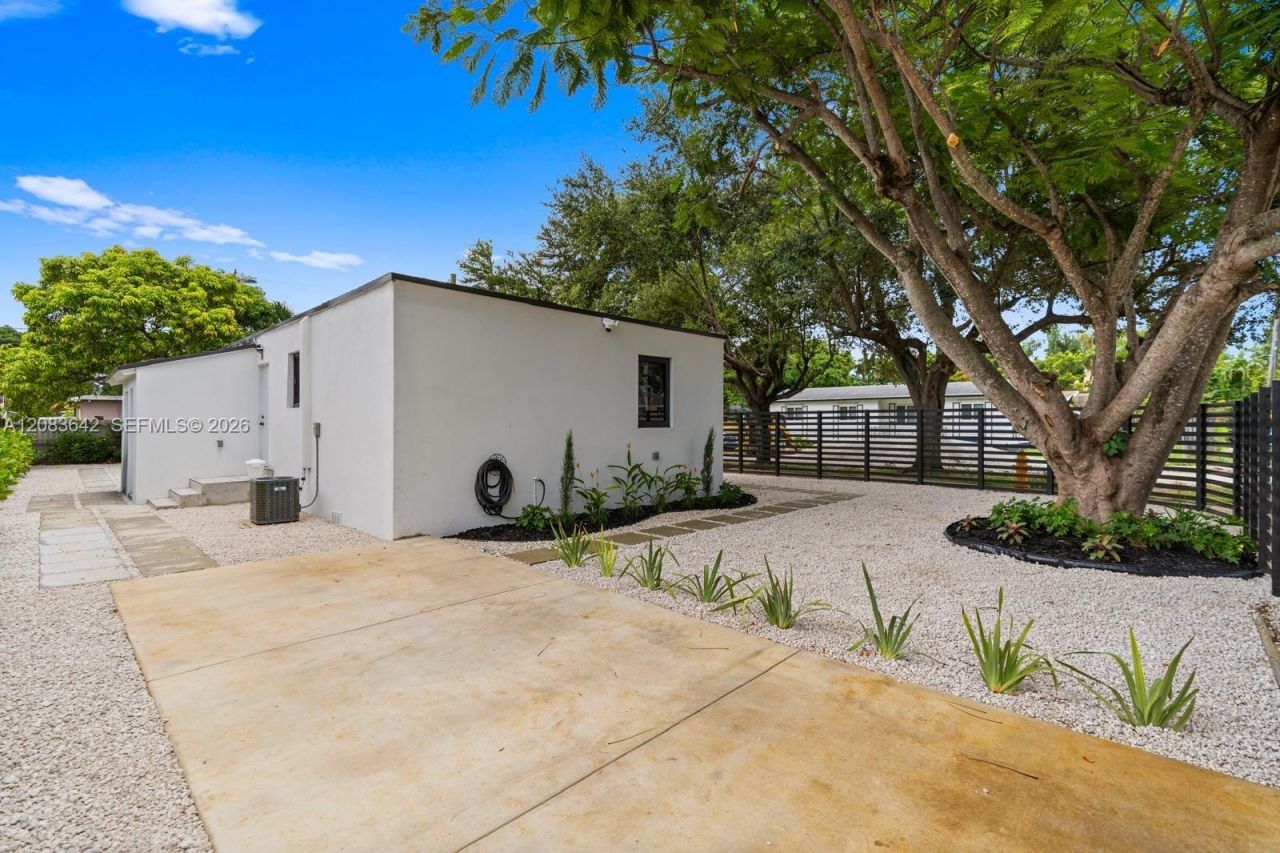 401 NW 81st St , Unit 401, Miami, FL 33150 Photo