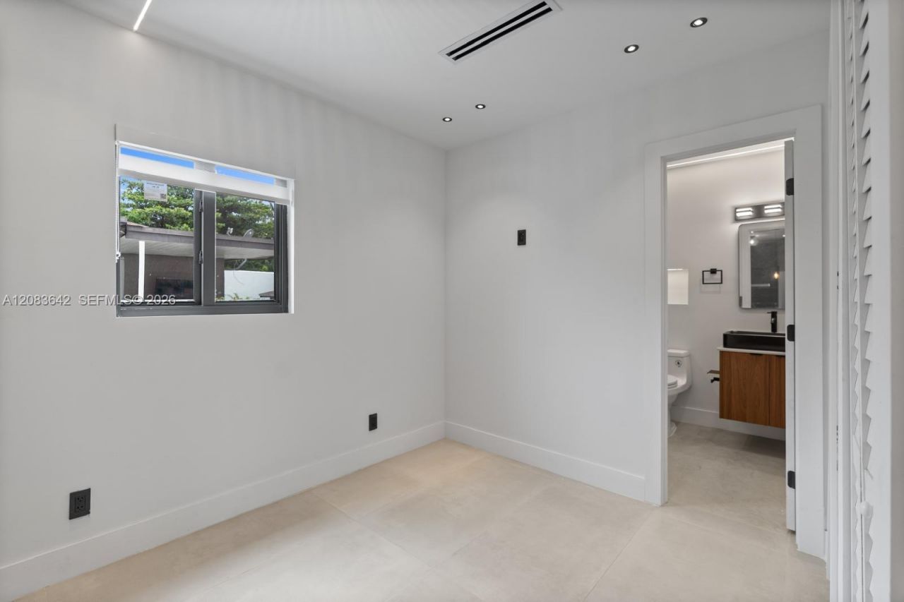 401 NW 81st St , Unit 401, Miami, FL 33150 Photo