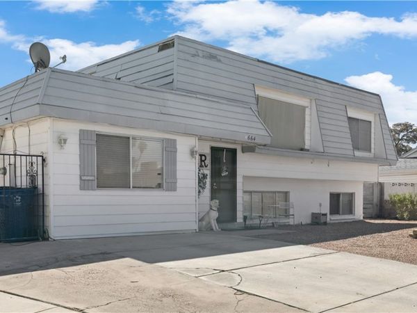 4664 El Canasta Way , Las Vegas, NV 89121