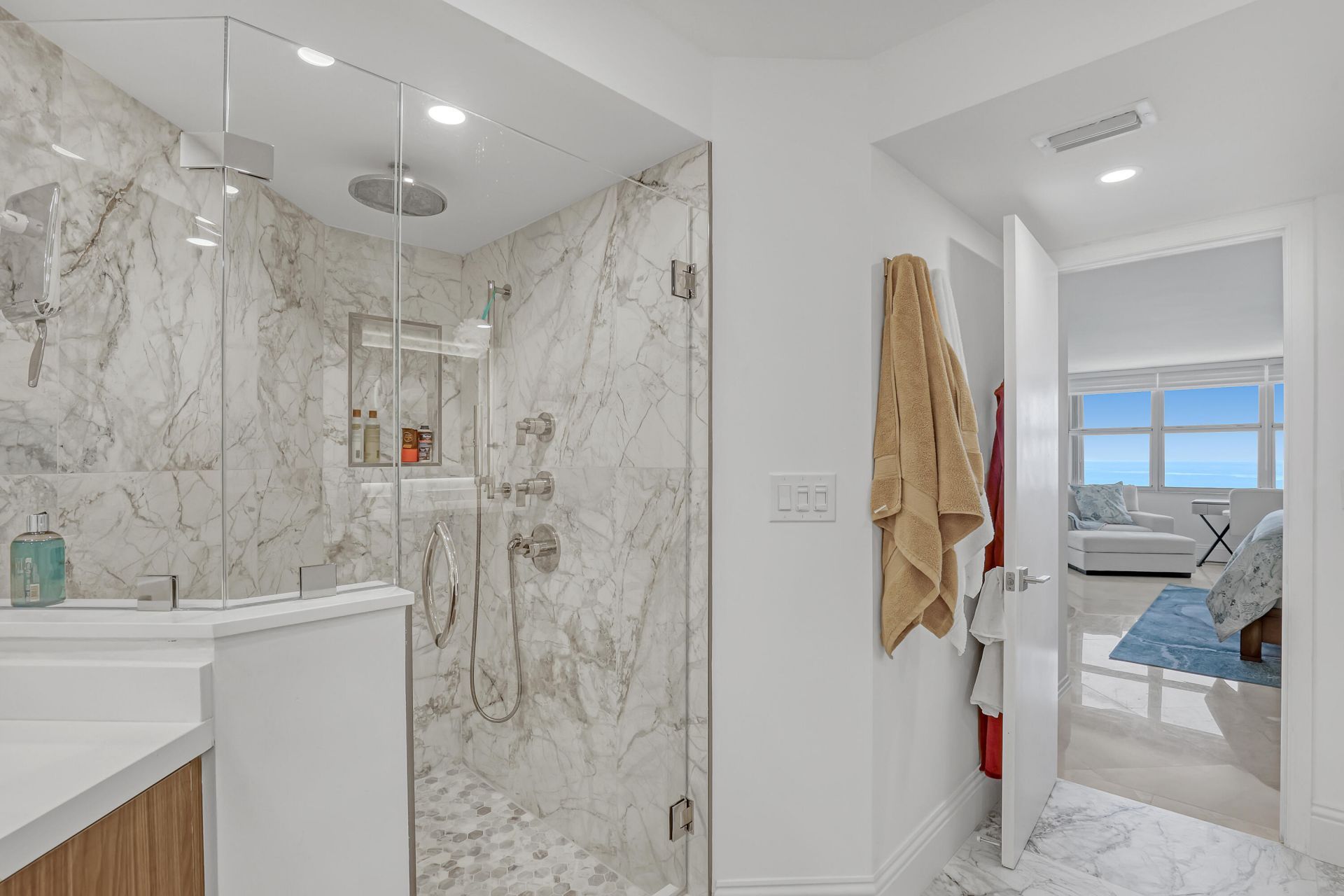 5200 N Ocean Drive, Unit 1703, Singer Island, FL 33404 Photo