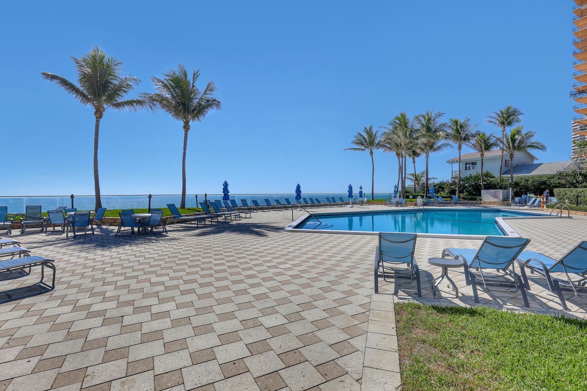 5200 N Ocean Drive, Unit 1703, Singer Island, FL 33404 Photo