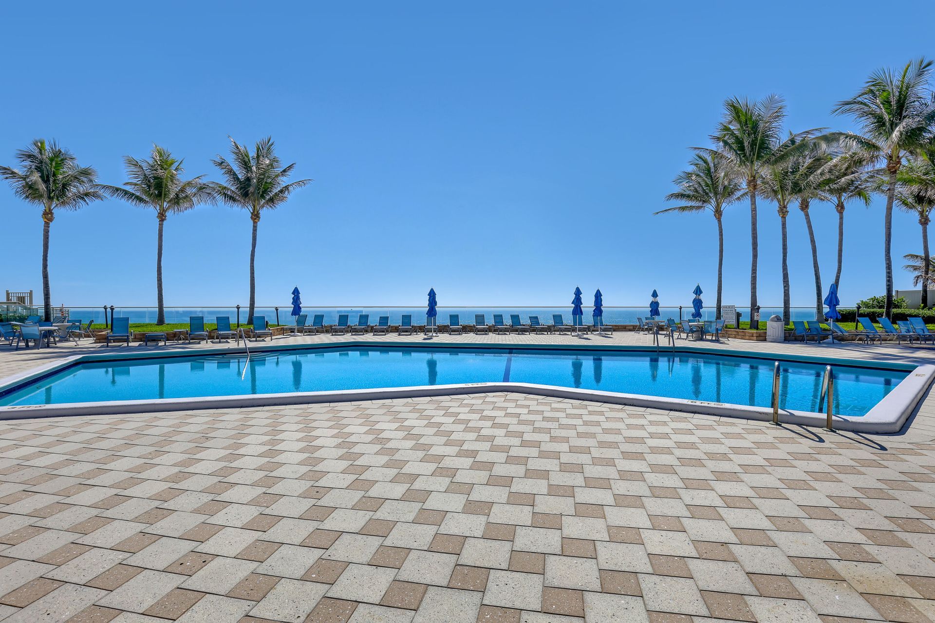 5200 N Ocean Drive, Unit 1703, Singer Island, FL 33404 Photo