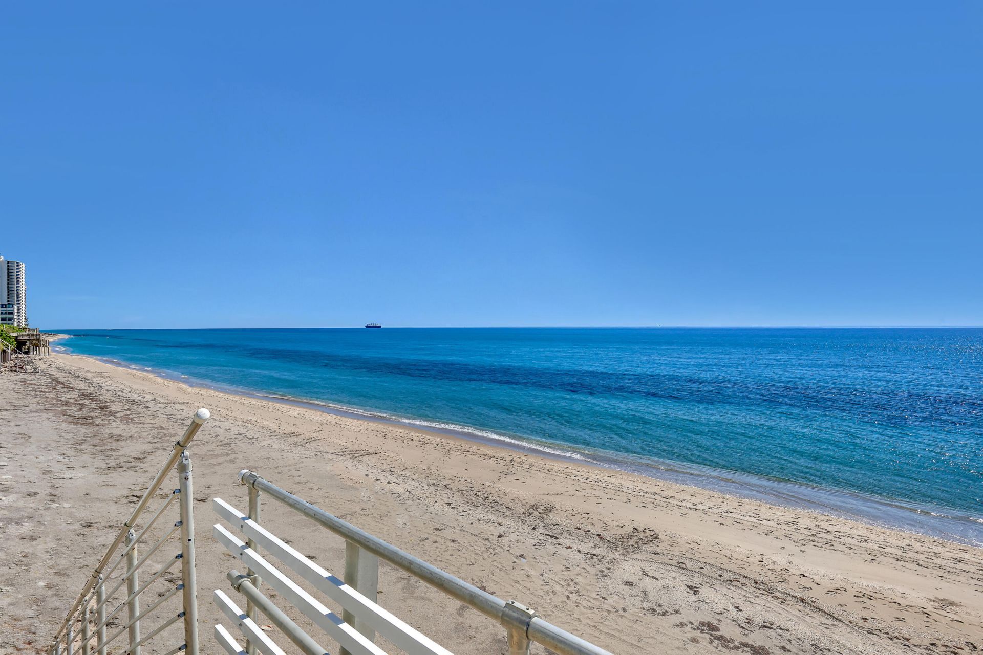 5200 N Ocean Drive, Unit 1703, Singer Island, FL 33404 Photo