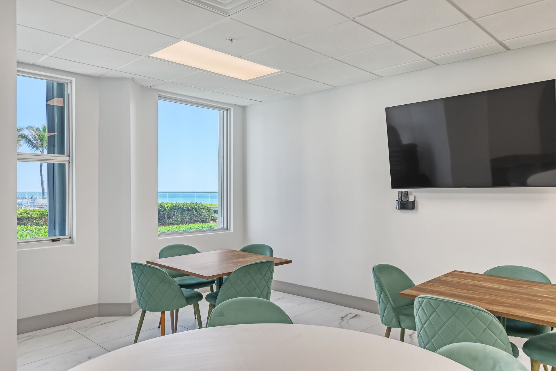5200 N Ocean Drive, Unit 1703, Singer Island, FL 33404 Photo