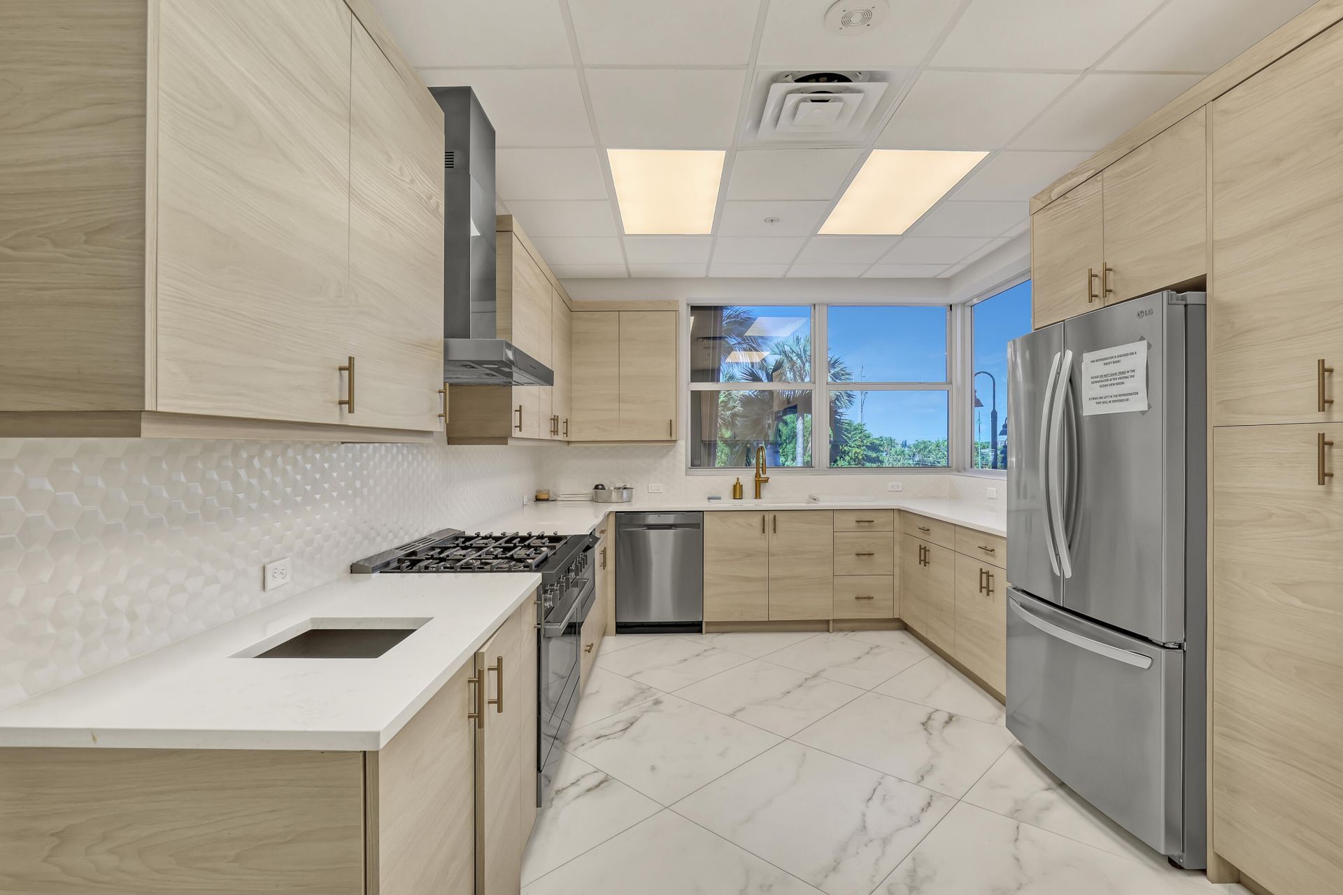 5200 N Ocean Drive, Unit 1703, Singer Island, FL 33404 Photo