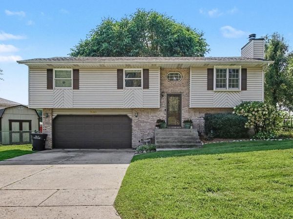 6515 Lakewood Avenue , Portage, IN 46368