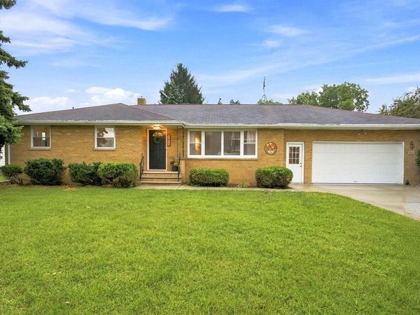 2475 DUCK CREEK PARKWAY, Howard, WI 54303