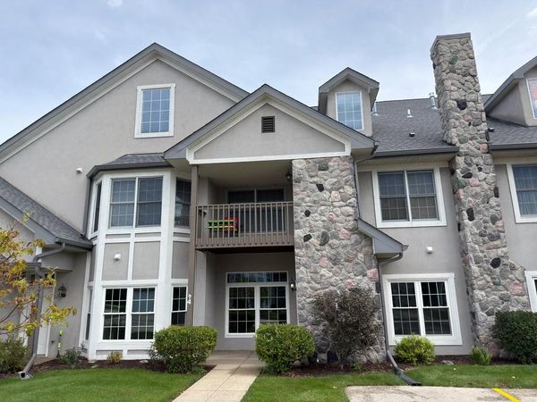 N30W23065 Pineview WAY, Unit 4, Pewaukee, WI 53072