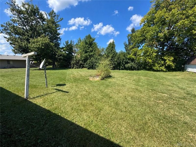 104 Fudge Avenue, Eaton, OH 45320 Photo 3