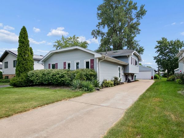 1011 Florence Street , Lemont, IL 60439