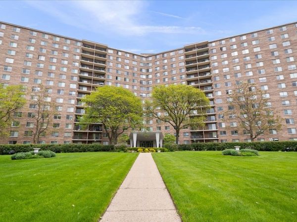 7141 N Kedzie Avenue , Unit 511, Chicago, IL 60645