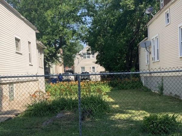 5040 W Ohio Street , Chicago, IL 60644
