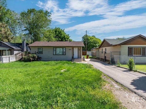 472 1st St N, Nampa, ID 83687
