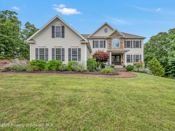 1006 Scenic Drive , Clarks Summit, PA 18411