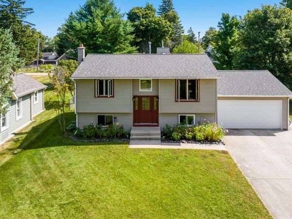 613 Spruce Street, Elk Rapids, MI 49629