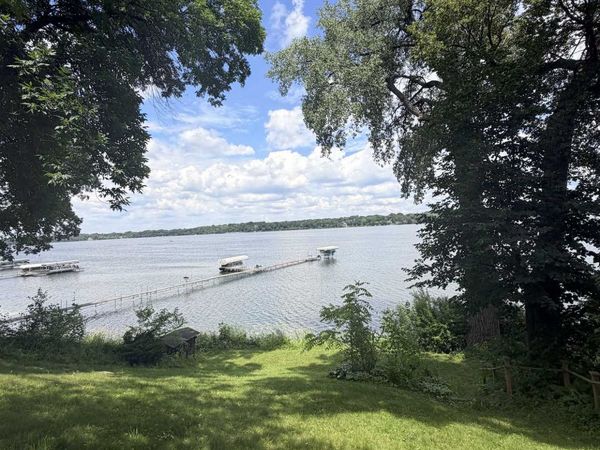 168 Peninsula Road, Medicine Lake, MN 55441
