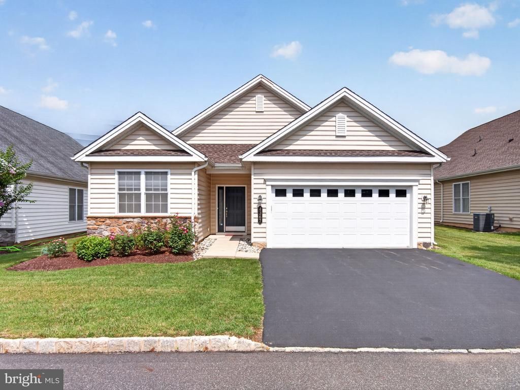 4367 COLONIAL LANE, CENTER VALLEY, PA 18034