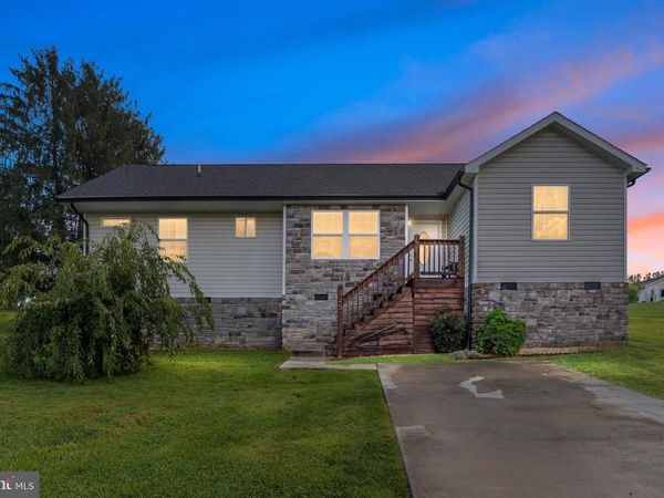 325 CHERRY STREET , TIMBERVILLE, VA 22853