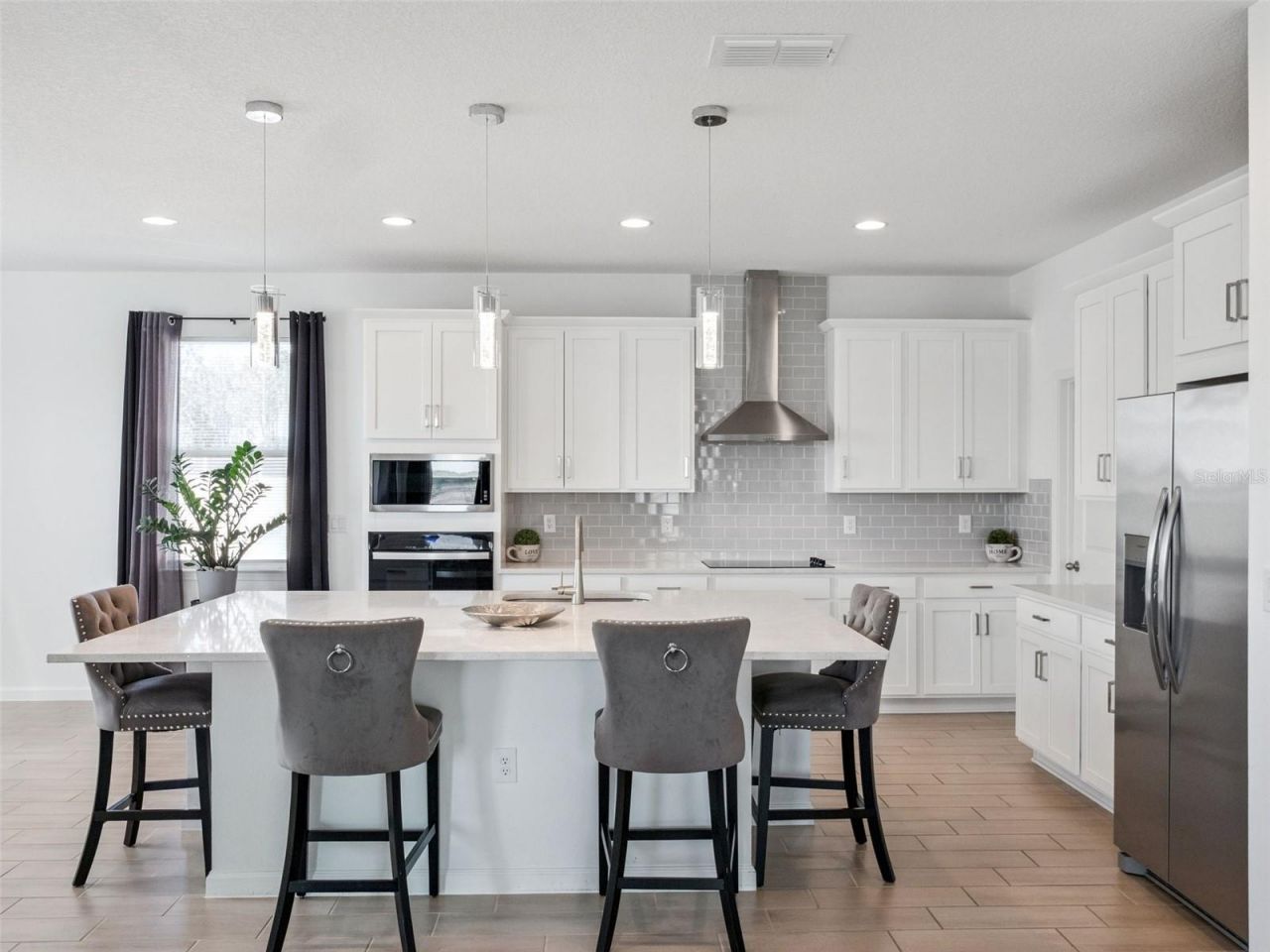 591 Via Bella Court , Howey in the Hills, FL 34737 Photo