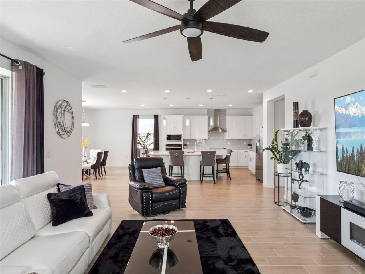 591 Via Bella Court , Howey in the Hills, FL 34737 Photo