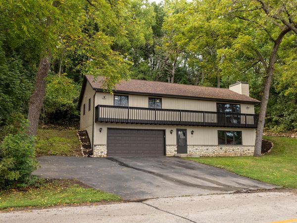 142 Riverside Dr, Waterford, WI 53185