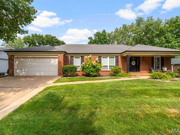 107 Lea Meadows Drive, Ballwin, MO 63011