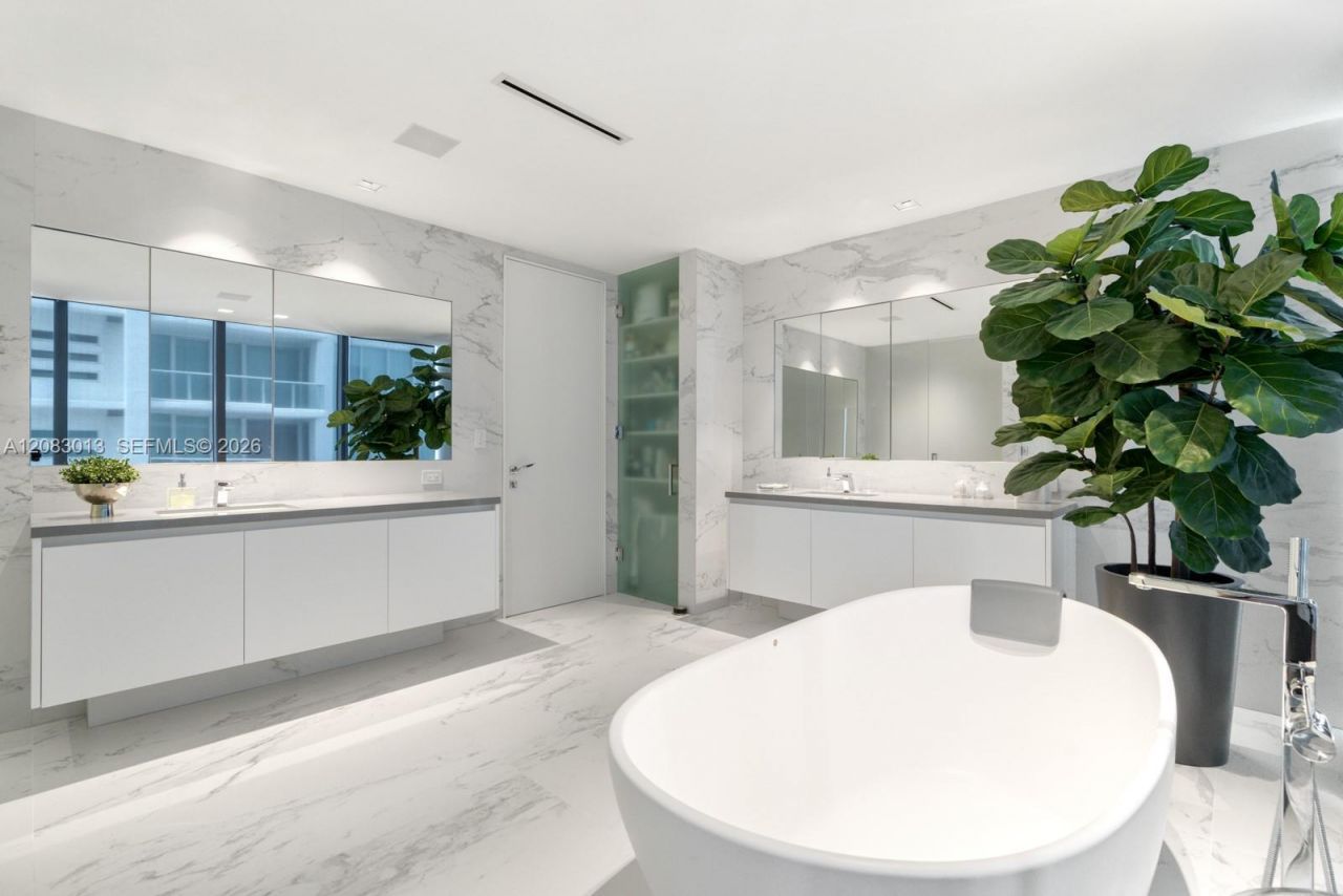 1000 Biscayne Blvd, Unit 3402, Miami, FL 33132 Photo