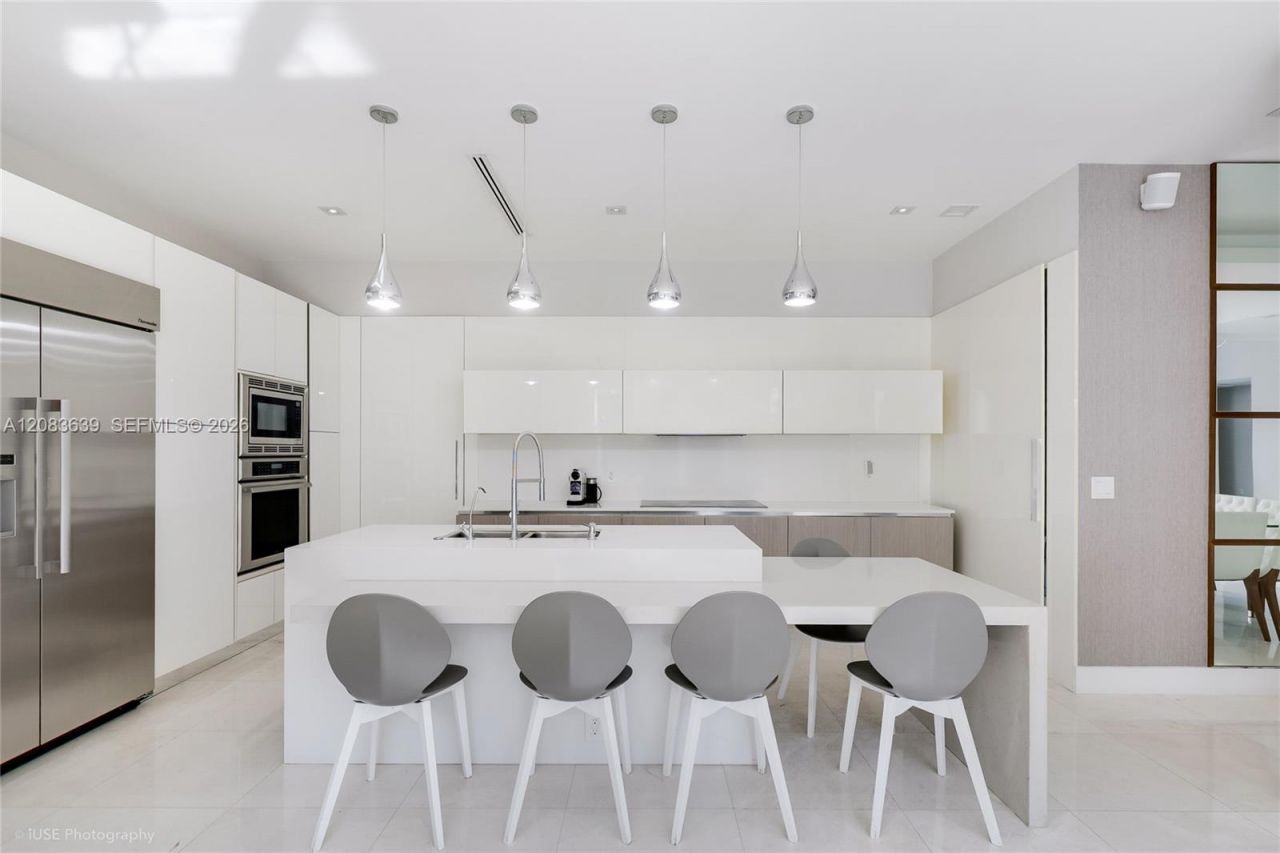 137 W Shore Dr, Miami, FL 33133 Photo