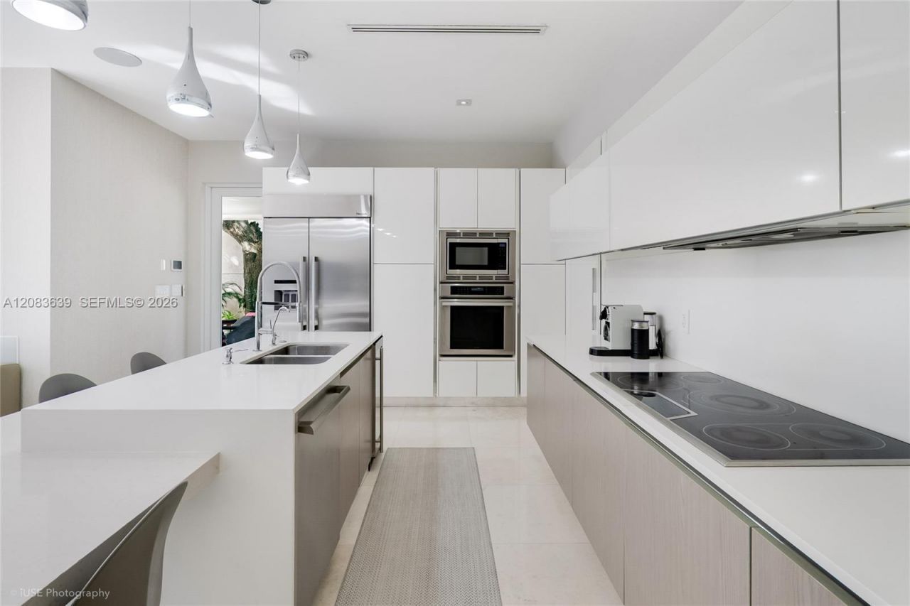 137 W Shore Dr, Miami, FL 33133 Photo