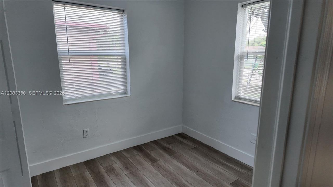 2027 NW 91st St , Unit 2025, Miami, FL 33147 Photo