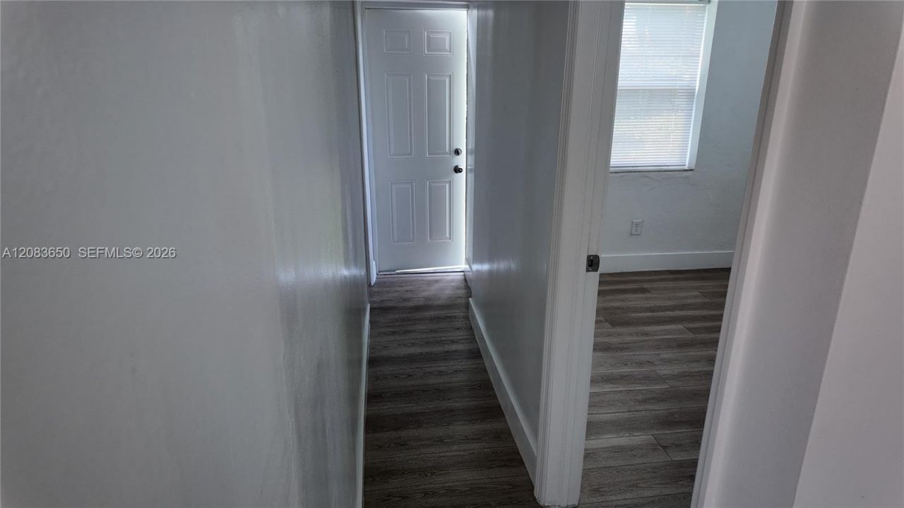 2027 NW 91st St , Unit 2025, Miami, FL 33147 Photo