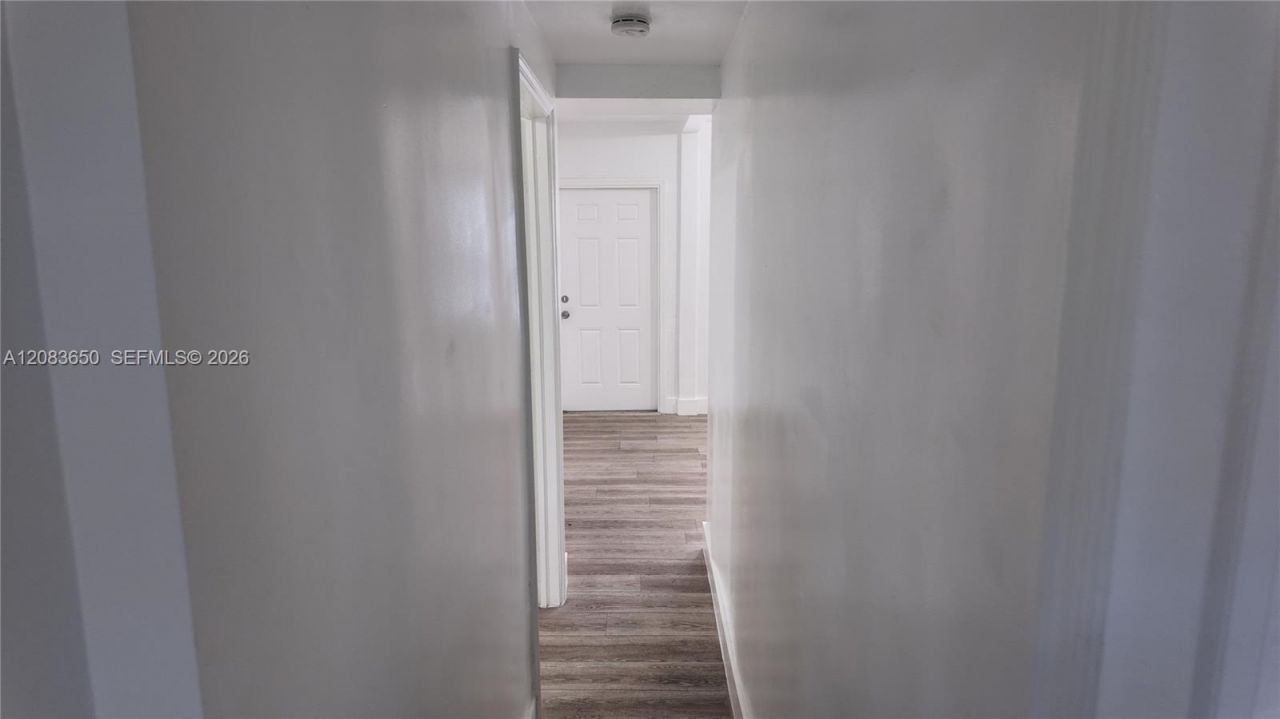2027 NW 91st St , Unit 2025, Miami, FL 33147 Photo