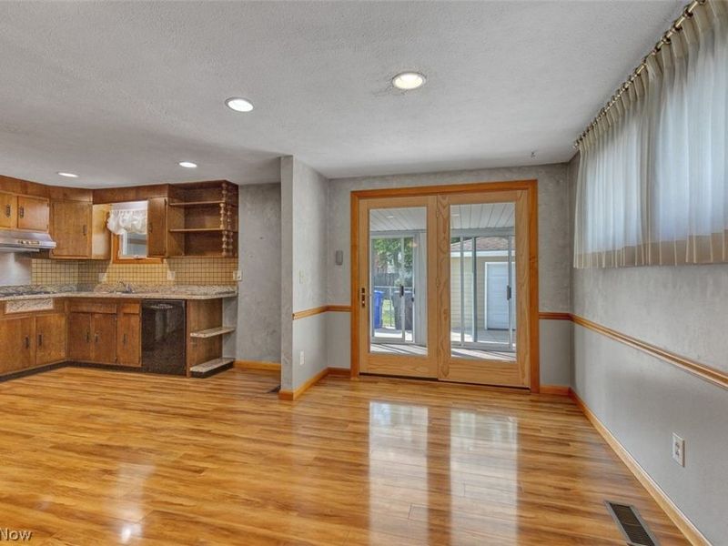 6556 Christene Boulevard, Brook Park, OH 44142 Photo 12