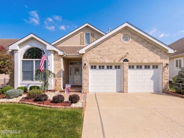 28 Sherwood Drive, Monroe Twp, NJ 08831