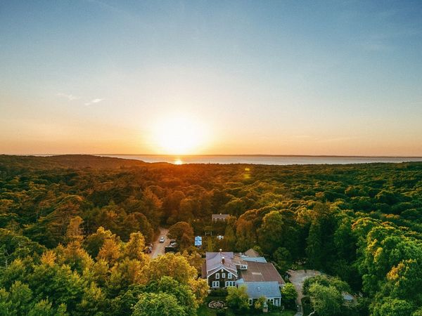 90 Manaquayak, West Tisbury, MA 02575