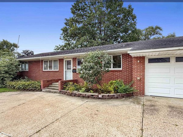 2211 Washington Avenue, Iowa Falls, IA 50126