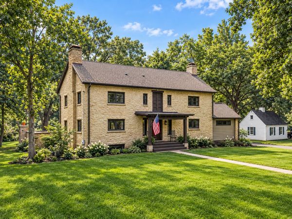 1184 S Batavia Avenue, Batavia, IL 60510
