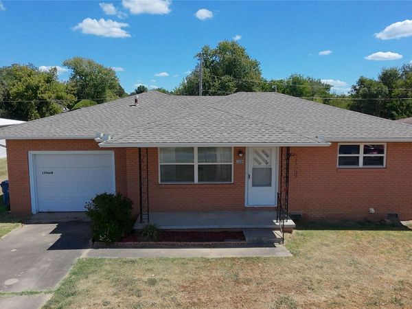 320 S Main Street, Krebs, OK 74554