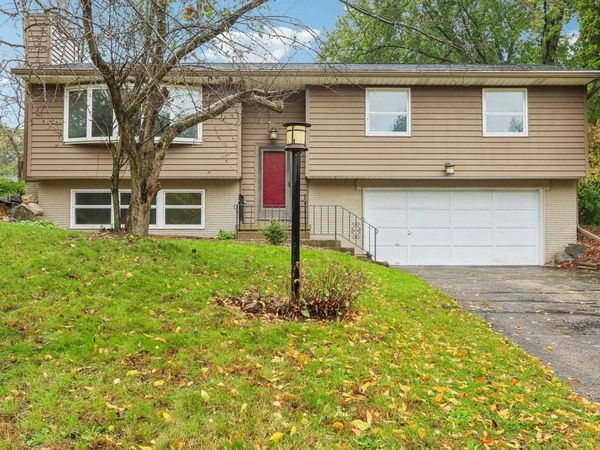 4659 Stonewood Drive, Middleton, WI 53562