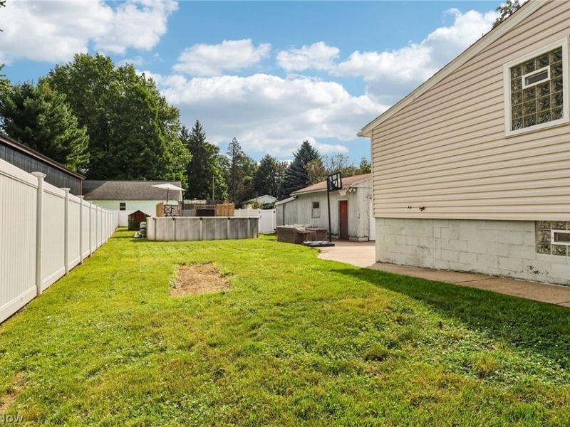 202 N Nickelplate Street, Louisville, OH 44641 Photo 34