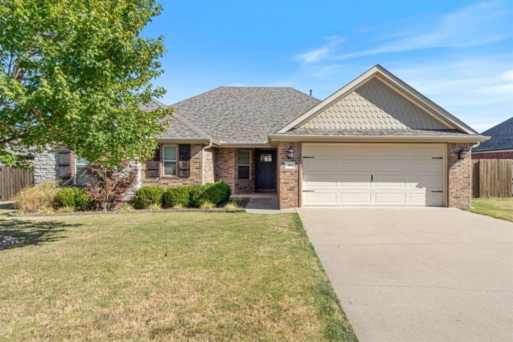 164 Penzo Avenue  Tontitown, AR 72762