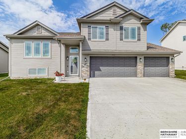 5314 Sheridan Road, Papillion, NE 68133
