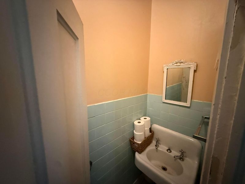 389 Fairwood Avenue, Columbus, OH 43205 Photo 12