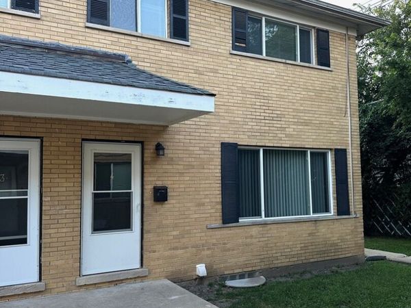 1719 E Roosevelt Road , Unit 4, Wheaton, IL 60187