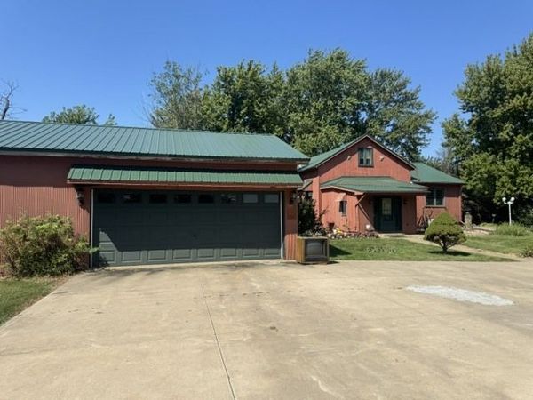 1170 N 1st Road , Dana, IL 61321