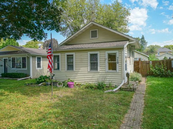 710 Glidden Avenue , DeKalb, IL 60115