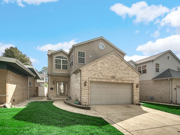 8815 S Talman Avenue , Evergreen Park, IL 60805