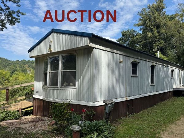 33981 Smyth Hollow Road, Hillpoint, WI 53937